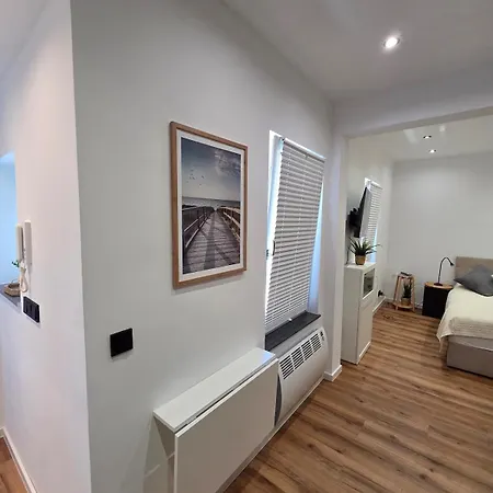Modernes, Voll Ausgestattetes - Zentral Apartament *
