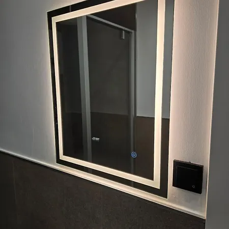 Modernes, Voll Ausgestattetes - Zentral Apartament