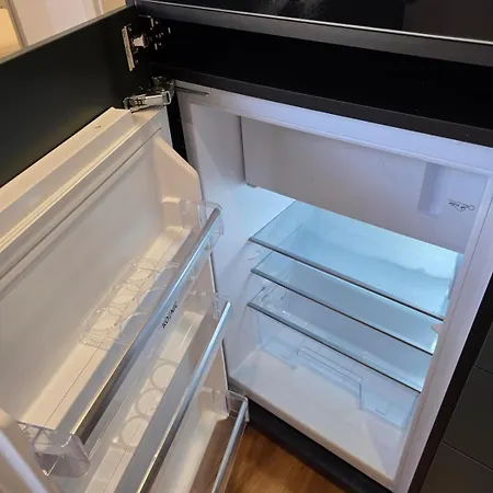Modernes, Voll Ausgestattetes - Zentral Apartament *